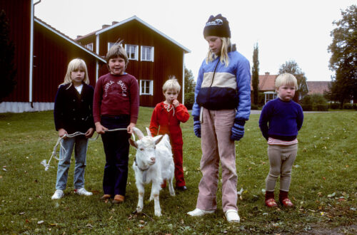 Jenny Sundström / Linda Axelsson / Marie Sundström / Therese Lissel / Sandra Axelsson / geten hette Totte. Oktober 1983